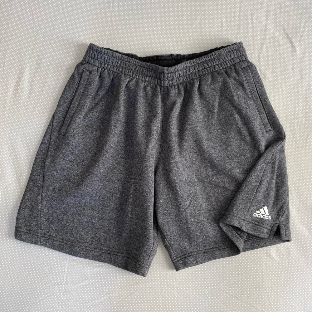 Adidas Sweat Shorts Gray Mens Large / Pockets / Elastic Waist / Logo